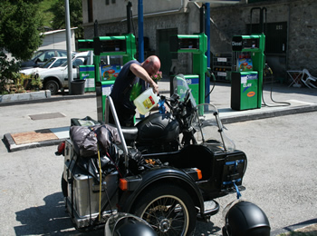 Tankstelle in Isola
